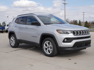 New 2025 Jeep Compass Latitude image 1