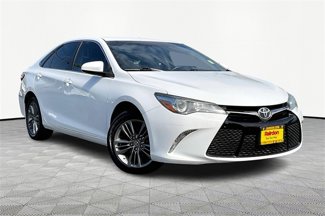 Used 2017 Toyota Camry SE image 1