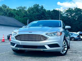 Used 2017 Ford Fusion SE image 1