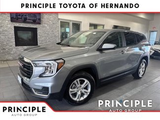 Used 2024 GMC Terrain SLE image 1
