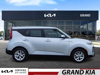 Used 2020 Kia Soul S image 1