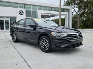 Used 2021 Volkswagen Jetta SE w/ SE Cold Weather Package image 1