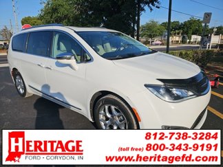 Used 2017 Chrysler Pacifica Limited image 1