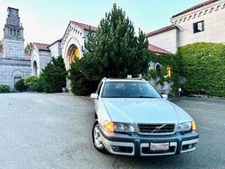 Used 1999 Volvo V70 Cross Country image 1