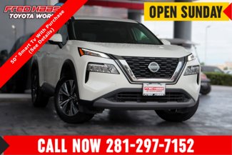 Used 2021 Nissan Rogue SV image 1
