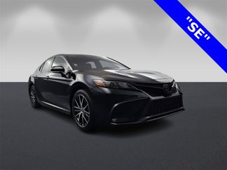 Used 2023 Toyota Camry SE image 1