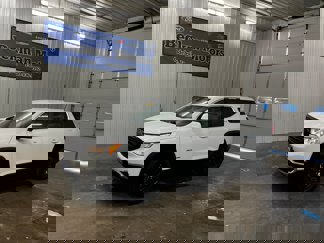 Used 2019 GMC Acadia SLE image 1