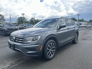 Used 2020 Volkswagen Tiguan SE image 1
