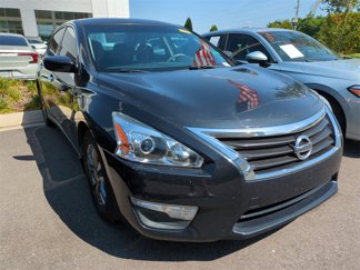 Used 2015 Nissan Altima 2.5 S w/ Sport Value Package image 1