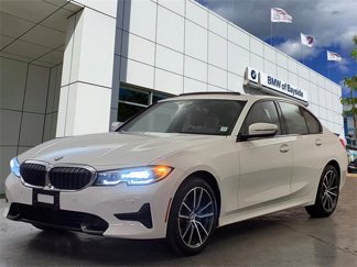 Certified 2022 BMW 330i xDrive Sedan w/ Driving Assistance Package image 1