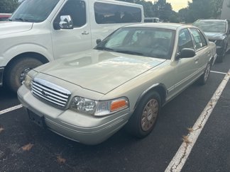 Used 2003 Ford Crown Victoria image 1