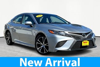 Used 2020 Toyota Camry SE image 1