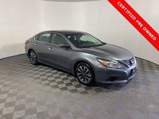 Used 2016 Nissan Altima 2.5 SV image 1