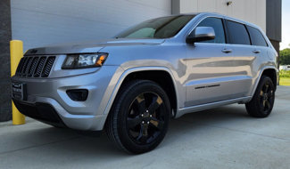 Used 2015 Jeep Grand Cherokee Altitude image 1
