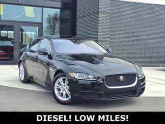 Used 2018 Jaguar XE Premium image 1