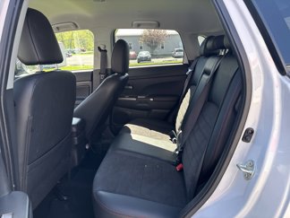 Used 2023 Mitsubishi Outlander Sport SE image 1