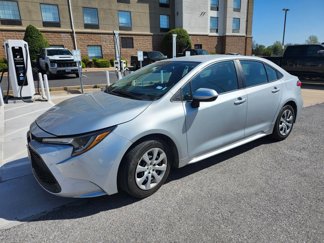 Used 2021 Toyota Corolla LE image 1