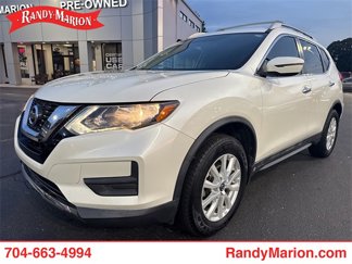 Used 2017 Nissan Rogue SV image 1