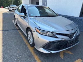 Used 2018 Toyota Camry LE image 1