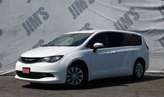 Used 2017 Chrysler Pacifica Touring w/ Tire & Wheel Group image 1