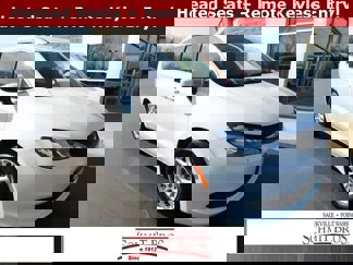 Used 2023 Chrysler Voyager LX image 1