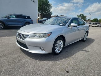 Used 2013 Lexus ES 300h image 1