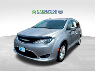 Used 2018 Chrysler Pacifica Touring-L image 1