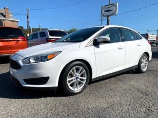 Used 2015 Ford Focus SE image 1