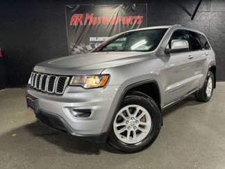 Used 2019 Jeep Grand Cherokee Laredo image 1