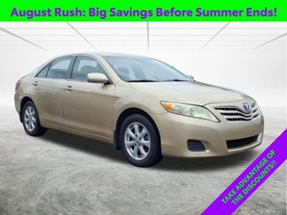 Used 2011 Toyota Camry LE image 1