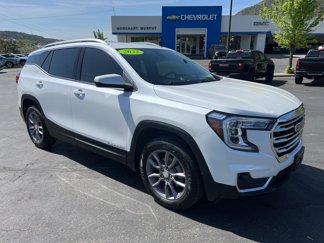 Used 2022 GMC Terrain SLT image 1