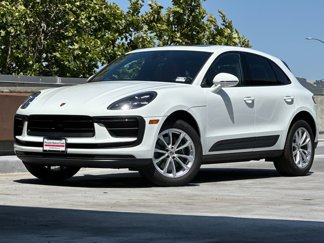 Certified 2025 Porsche Macan image 1