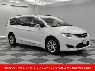 Used 2018 Chrysler Pacifica Limited image 1