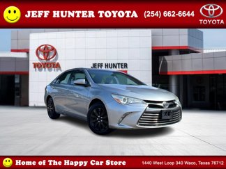 Used 2016 Toyota Camry LE image 1