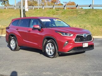 Certified 2021 Toyota Highlander LE image 1