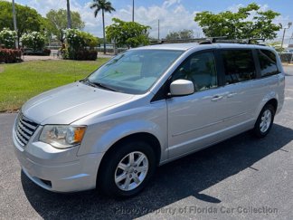 Used 2009 Chrysler Town & Country Touring w/ Family Value Group image 1