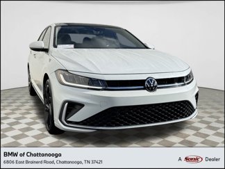 Used 2025 Volkswagen Jetta SE w/ Sunroof Package image 1