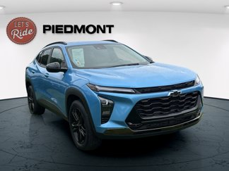 Used 2025 Chevrolet Trax ACTIV w/ Driver Confidence Package image 1