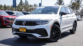 Certified 2022 Volkswagen Tiguan SE R-Line image 1