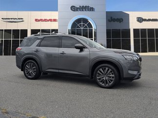 Used 2022 Nissan Pathfinder SL image 1