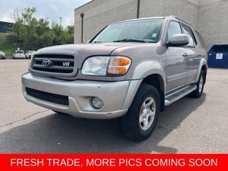 Used 2002 Toyota Sequoia SR5 image 1