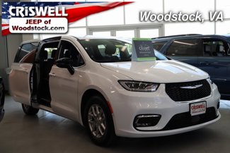 New 2025 Chrysler Pacifica Select image 1
