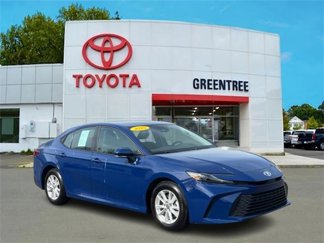 Used 2025 Toyota Camry LE image 1