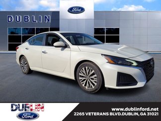 Used 2023 Nissan Altima 2.5 SV image 1