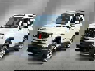 Used 2015 Jeep Renegade Latitude w/ Cold Weather Group II image 1