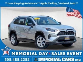 Used 2019 Toyota RAV4 LE image 1