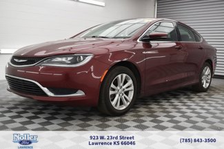 Used 2016 Chrysler 200 Limited image 1