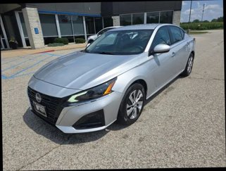Used 2023 Nissan Altima 2.5 S image 1