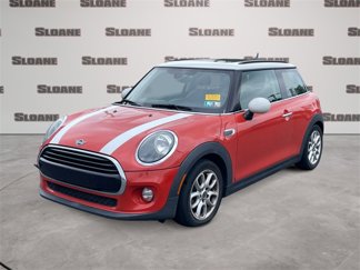 Used 2019 MINI Cooper 2-Door Hardtop w/ Signature Upholstery Package image 1