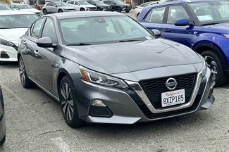 Used 2022 Nissan Altima 2.5 SV image 1